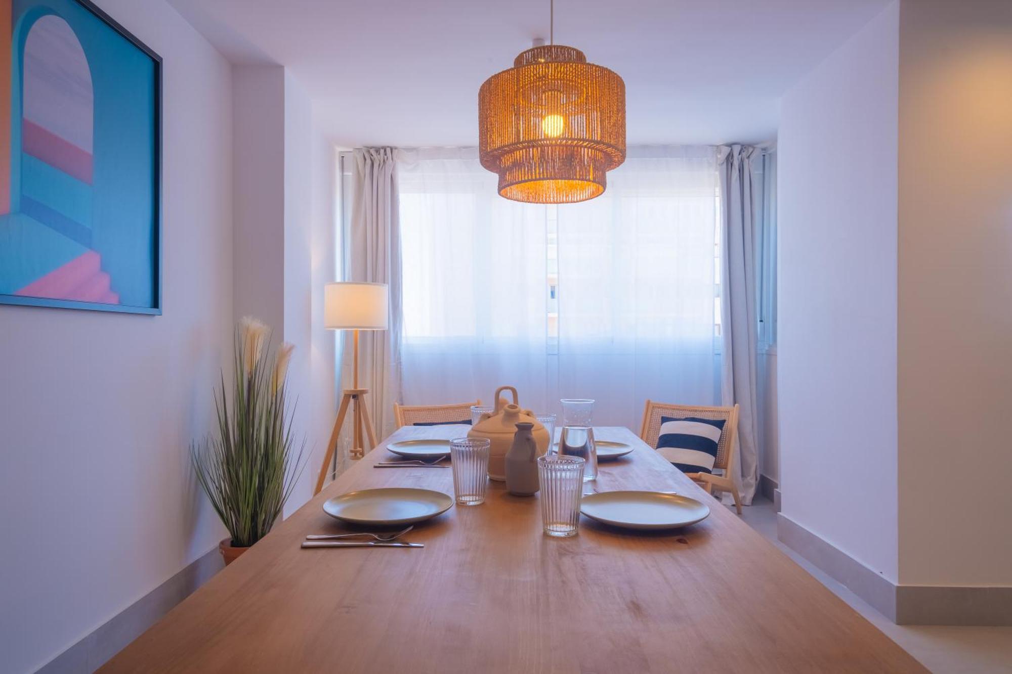 Bright With Views 3 Bedrooms 2 Bathrooms * Málaga