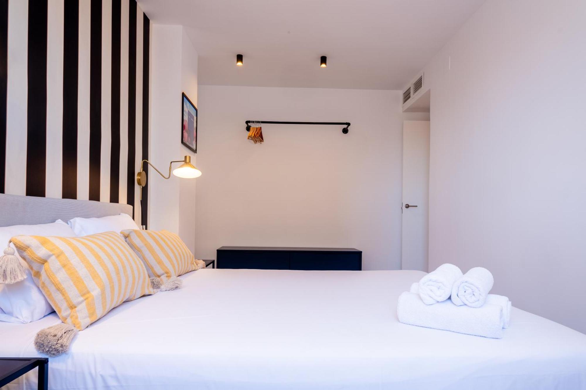 Bright With Views 3 Bedrooms 2 Bathrooms Apartment Málaga